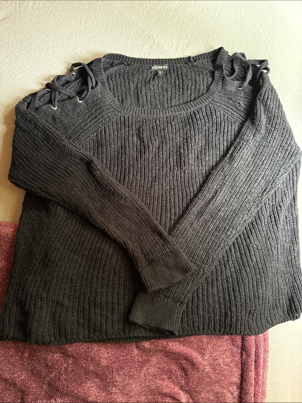 Cozy Express Women's Black Cold Shoulder Knit Sweater ✨ 🖤